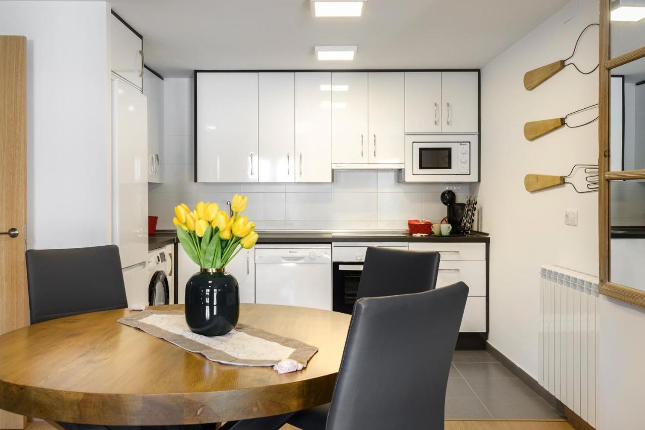 Apartament Otal Urban De "Casa Otal" Jaca Zewnętrze zdjęcie